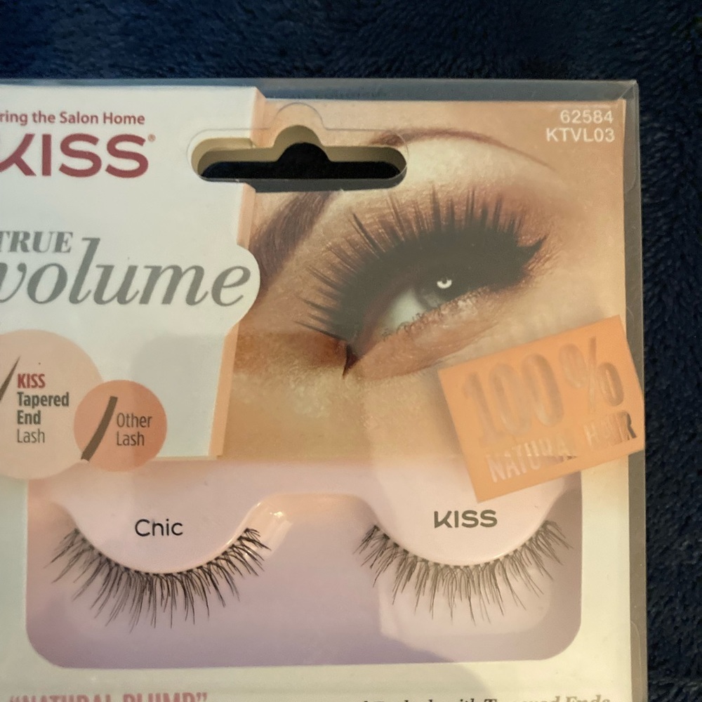 SOLD , Lashes , Lashes. Some magnetic lashes some glue on lashes - Picture 5 of 6